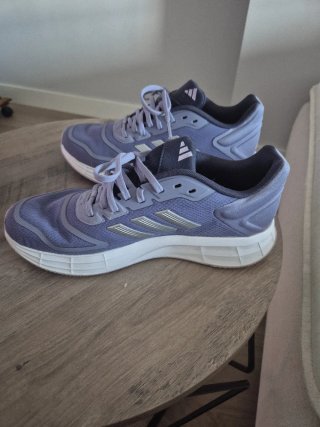 Zapatillas Adidas Moradas y Blancas
