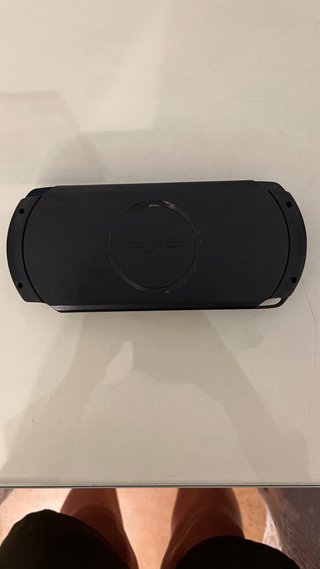 PSP E1004 con due giochi a scelta