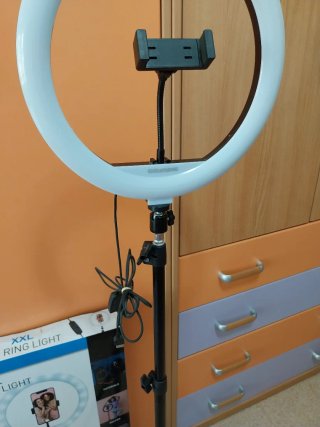 Trípode Grundig LED Ring Light XXL