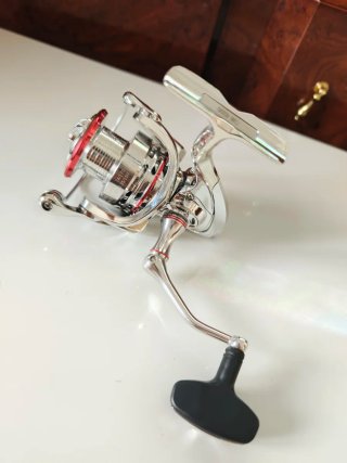 Carrete Pesca Giratorio 5.5:1 SW 4000