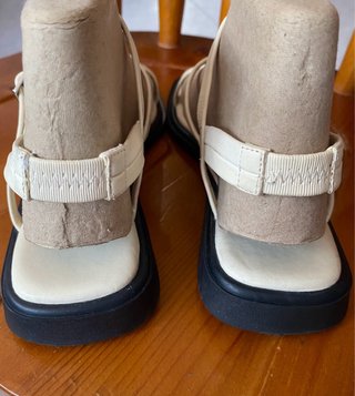 Sandalias Vagabond Beige y Negras