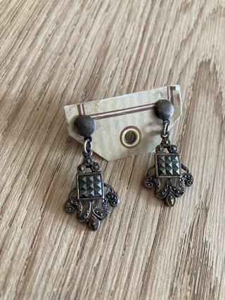 Pulsera de piedritas moradas y rosas