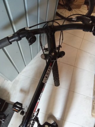 Bicicleta Montaña B-Win Negra y roja
