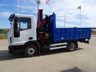 Iveco EUROCARGO ML 100E22-CAMIONES GRUAS