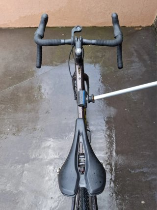 Bicicleta Gravel Giant Revolt 1