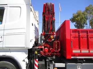 Scania R 730-CAMIONES CON GRUA