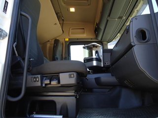 Scania R 730-CAMIONES CON GRUA