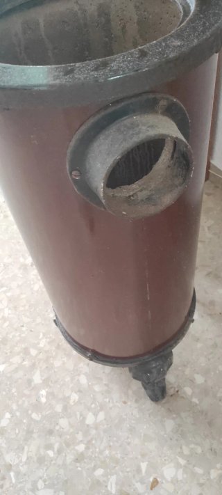 Estufa Hergom Lebeña Metal Granate Negra