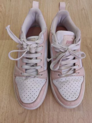 Zapatillas Puma rosas y blancas