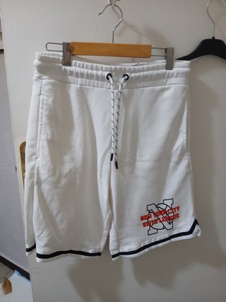 Pantalón corto blanco deportivo