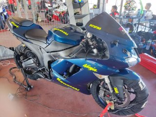 Kawasaki ZX6R Ninja Moto Deportiva
