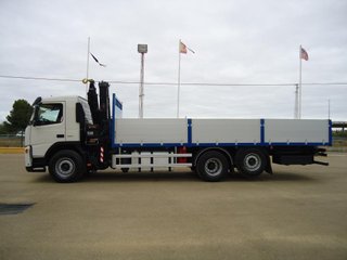 Volvo FM 360--CAMIONES CON GRUA