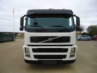 Volvo FM 360--CAMIONES CON GRUA