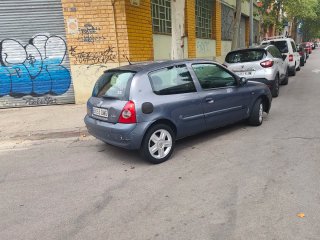 Renault Clio etiqueta b económico aceptó cambio