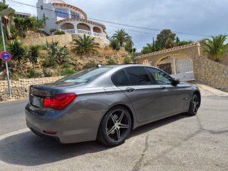 VENDO O INTERCAMBIO BMW Serie 7 2010 F 01