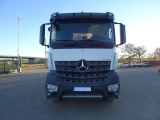Mercedes AROCS 33 51--CAMIONES CON GRUA