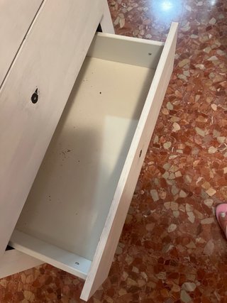 Cómoda de madera para restaurar