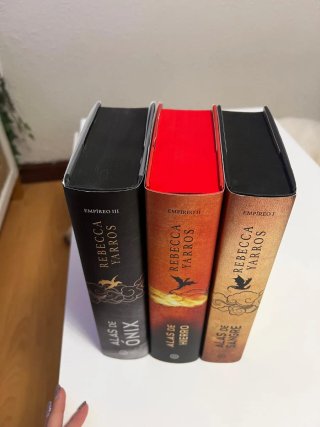 Alas de sangra, hierro y Onix. Primeras ediciones