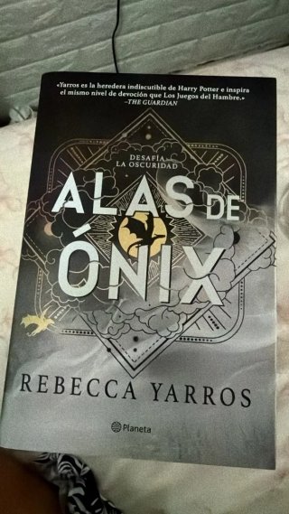 Alas de sangra, hierro y Onix. Primeras ediciones