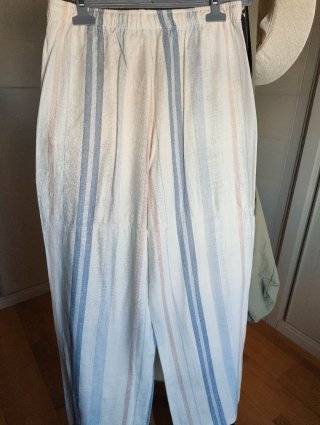 Pantalón lino rayas Stradivarius T. L