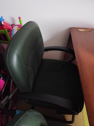 Muebles de oficina madera y papel