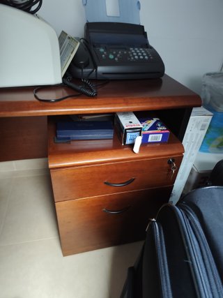 Muebles de oficina madera y papel