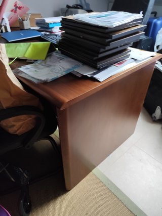 Muebles de oficina madera y papel