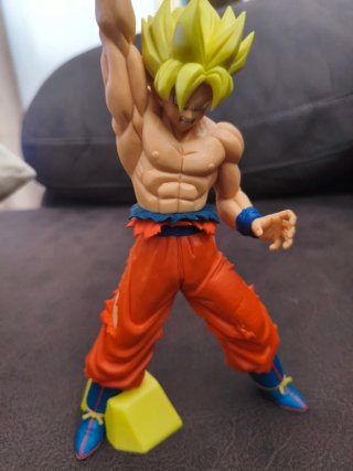 Figura Goku Super Saiyan como nueva