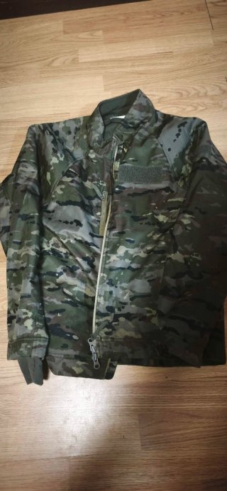 Forro polar ejército boscoso pixelado