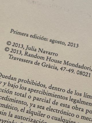 Libro Julia Navarro primera edición