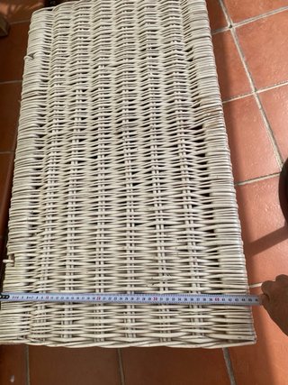 Baúl de mimbre blanco con tapa