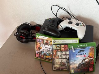 Xbox Series X 1TB + 2 Mandos + 3 Juegos + Cascos