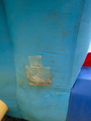 Inflable con tobogán + bomba de inflado