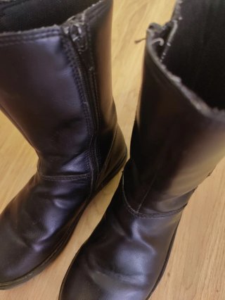 Botas negras con cremallera