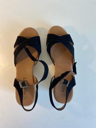Sandalias cuña negras