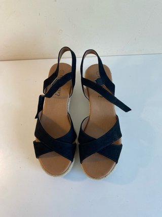 Sandalias cuña negras