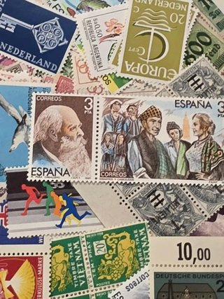 Lote de sellos nuevos historicos del mundo.
