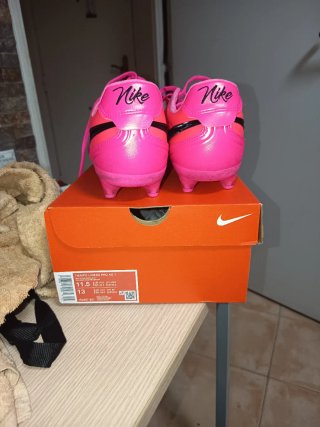 Bota Nike Tiempo Ligera Pro AG Negra/Rosa