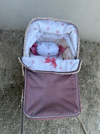 Carrito de muñecas clásico