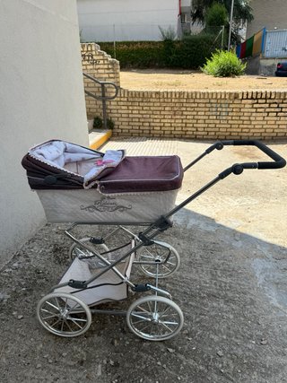 Carrito de muñecas clásico