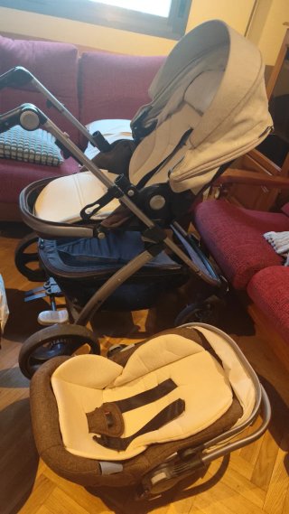 Carrito de bebé y silla de coche