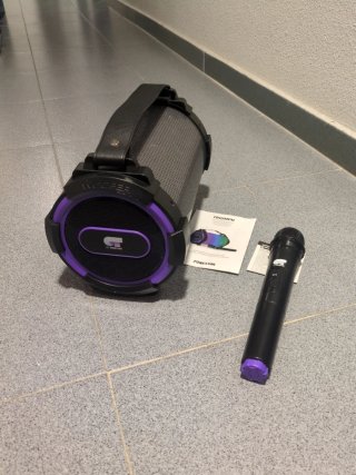 Karaoke portátil con micrófono incluido