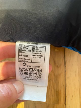 Chubasquero Decathlon niño.  Talla 4-6 años.