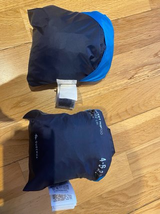 Chubasquero Decathlon niño.  Talla 4-6 años.