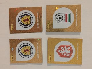 Lote 40 escudos UNITED EDITION panini cromos