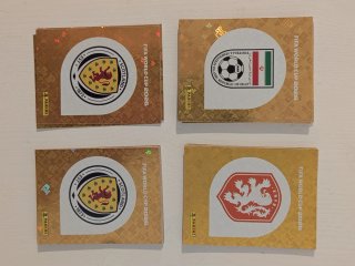 Lote 40 escudos UNITED EDITION panini cromos