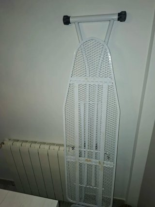 Tabla de planchar blanca