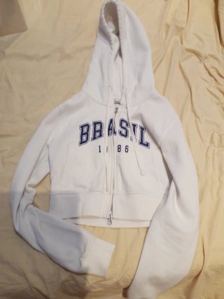 Chaqueta blanca crop con BRASIL