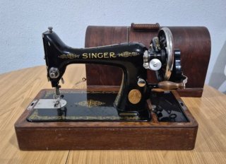 Máquina de coser Singer antigua