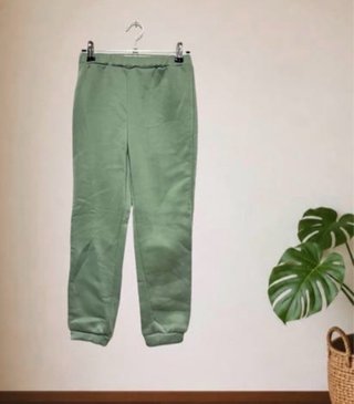 Talla 9 años. Conjunto chándal unisex SHEIN.